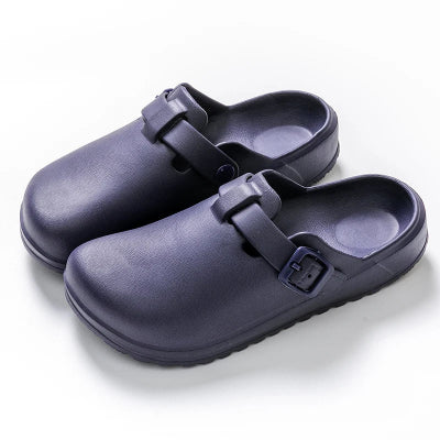 "Minimalismo y Confort Compartido: Pantuflas Slip-On para Parejas"